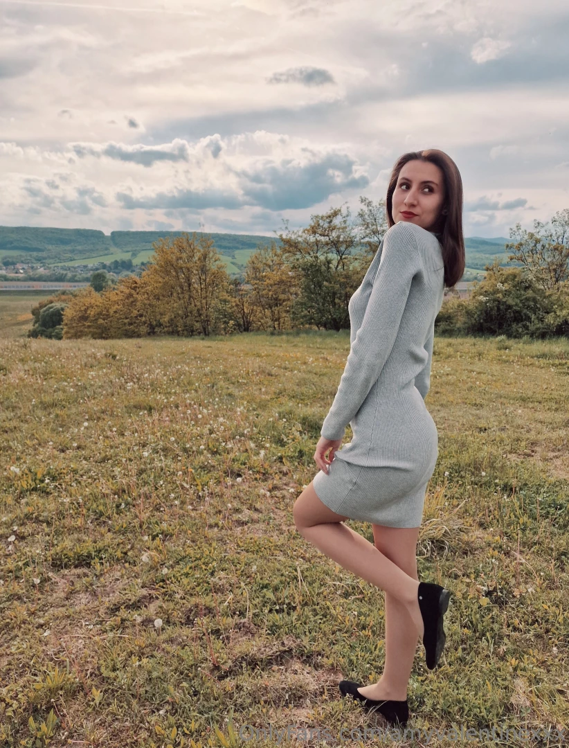 I love taking long walks in the countryside if you would be my walking 
