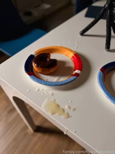 Morning a sub had requested that i make another video of me cumming on