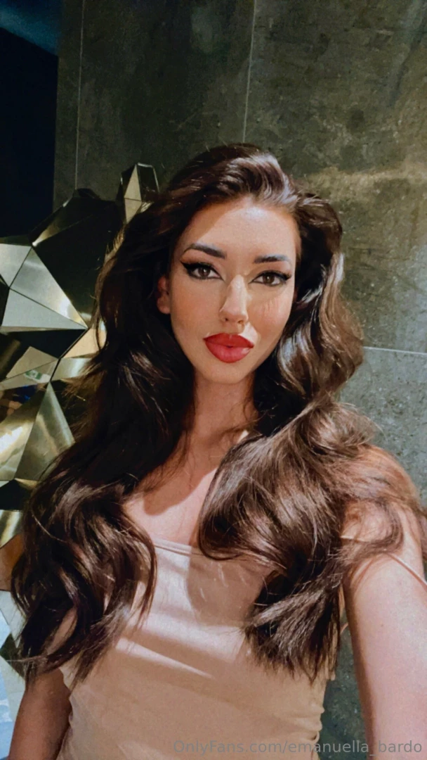 Hey babe this juicy pssy will make u real show don t stop me 