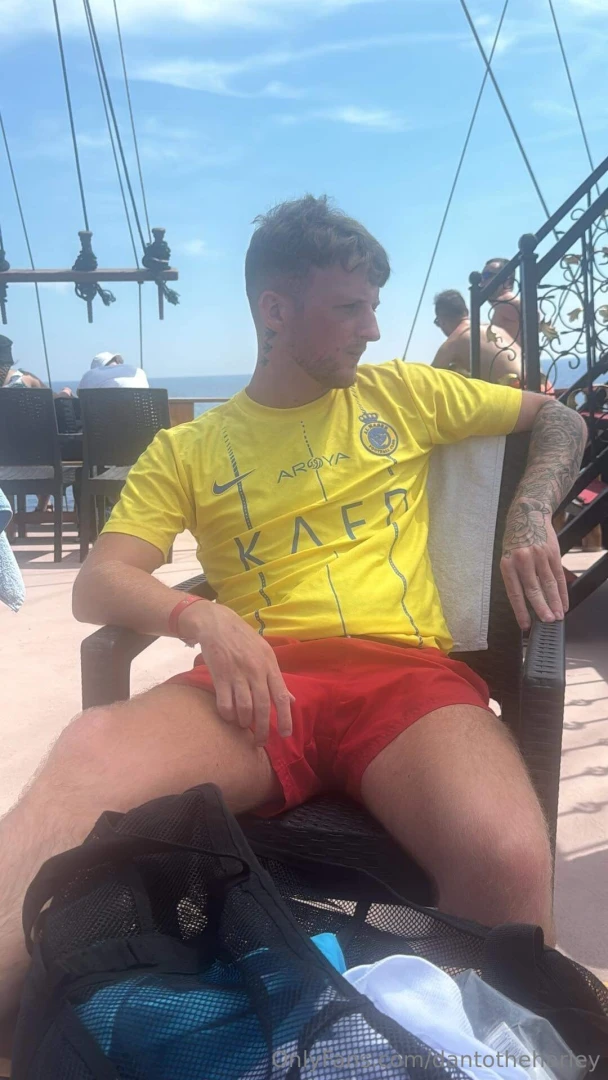 I m dan english stud massive discount on my vip page come join me im a 