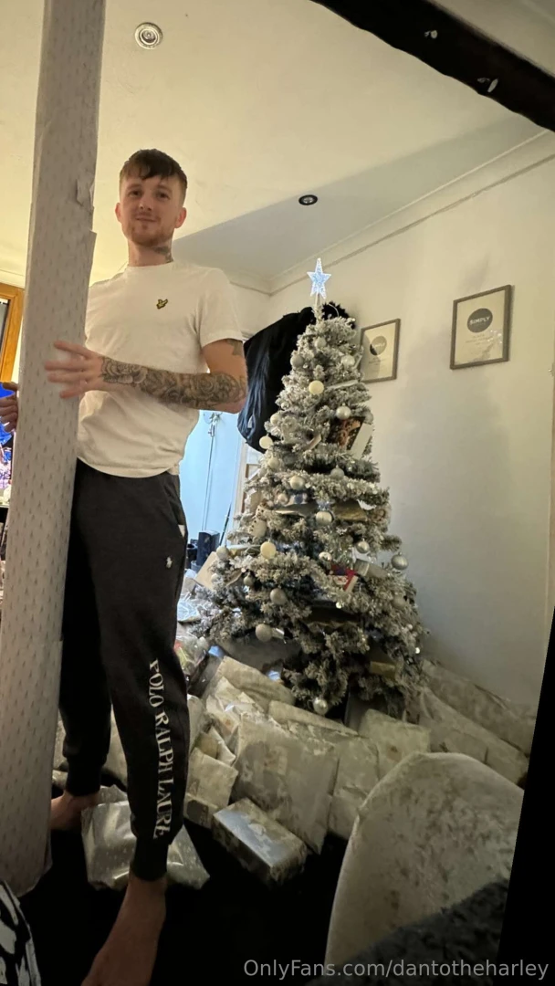 Santa delivering a life size replica of my massive alpha dick who 