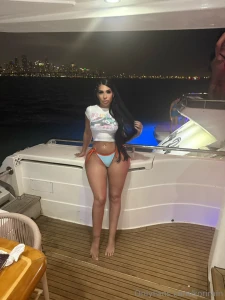 Happy mondayyyy part 18