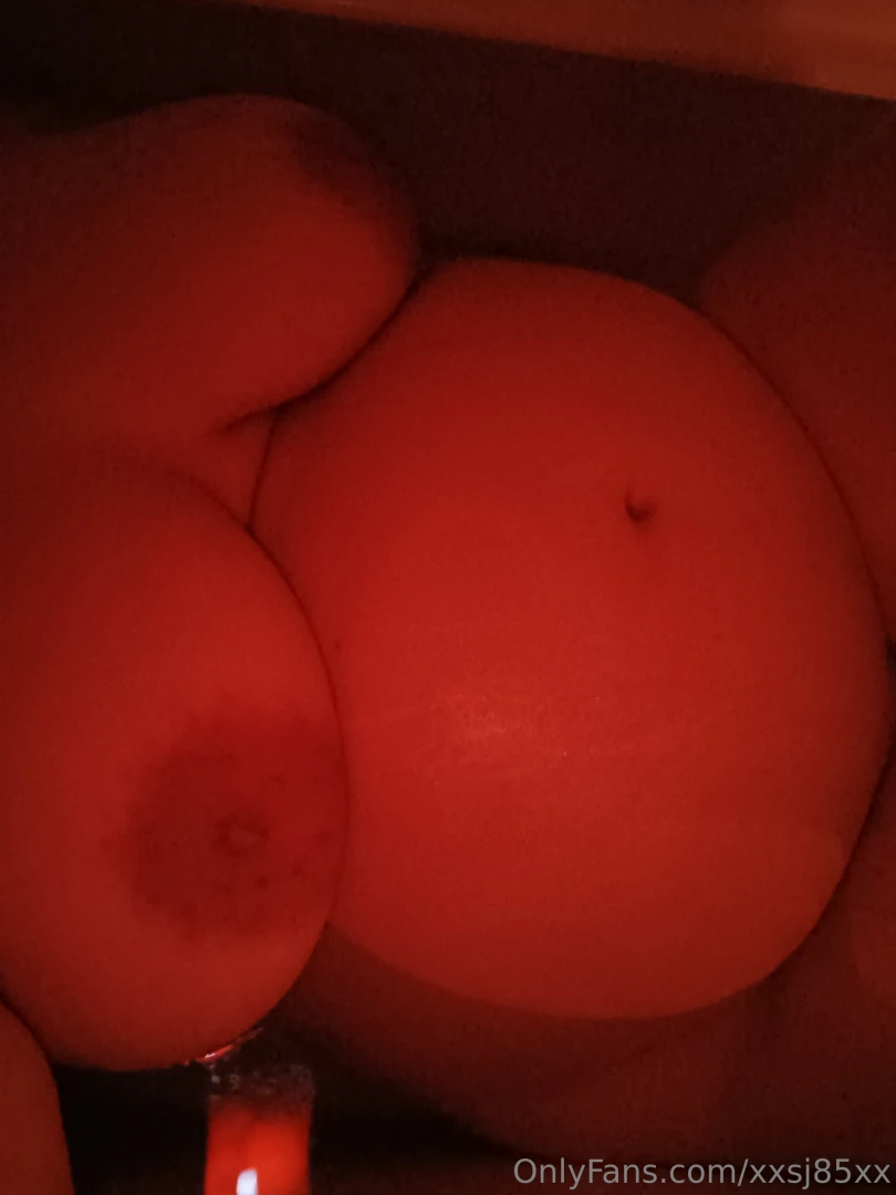 Relaxing candle lit bath moments with me - photos part 2 