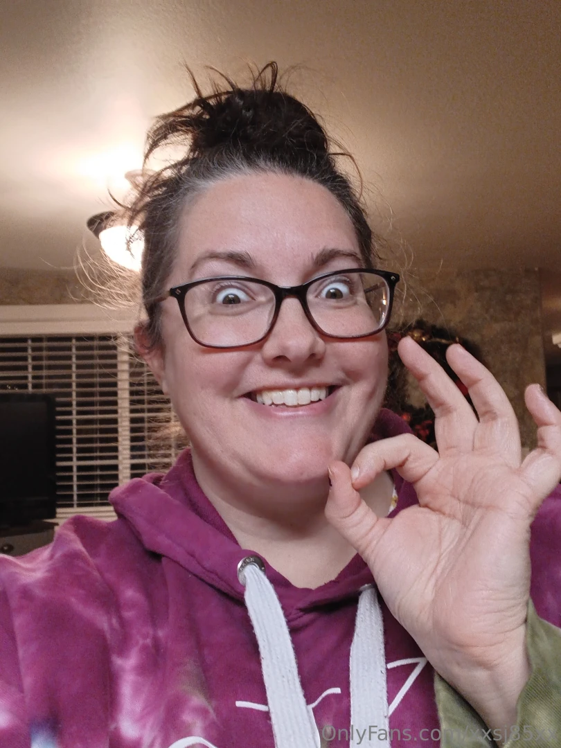 Offered to help my mom with her holiday decorations last night since part 1 