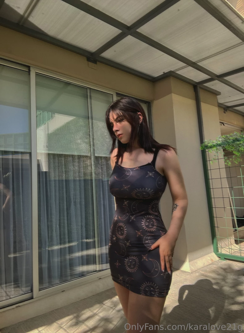 I love tight dresses 