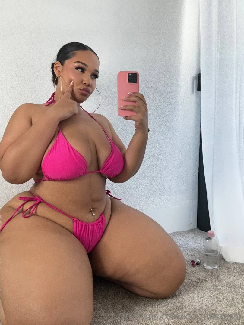 I m wearing something that i know you re going to love check your dm s 