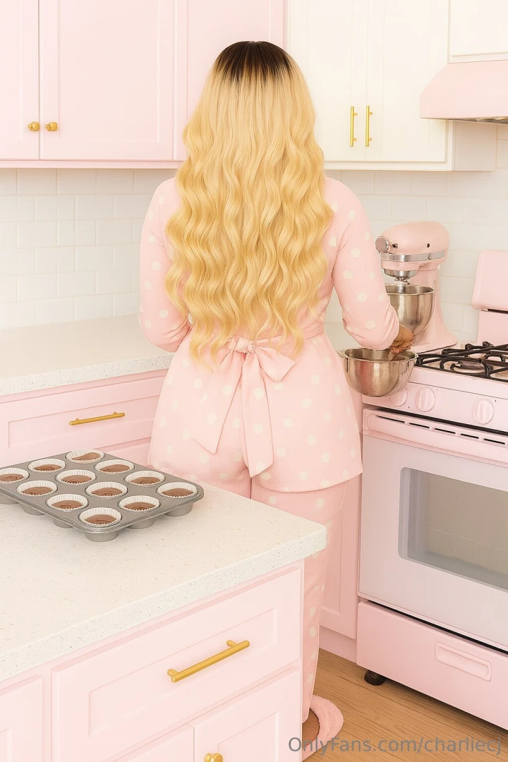 Cupcakes are on the menu today we are having chocolate cupcakes for 