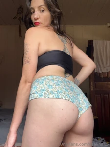 Feeling so comfy and cute in these floral shorts let s see how long