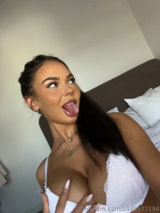 Would you makeout with me