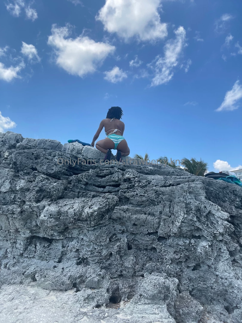 I felt kinda shy at the beach in my nami bikini part 1 