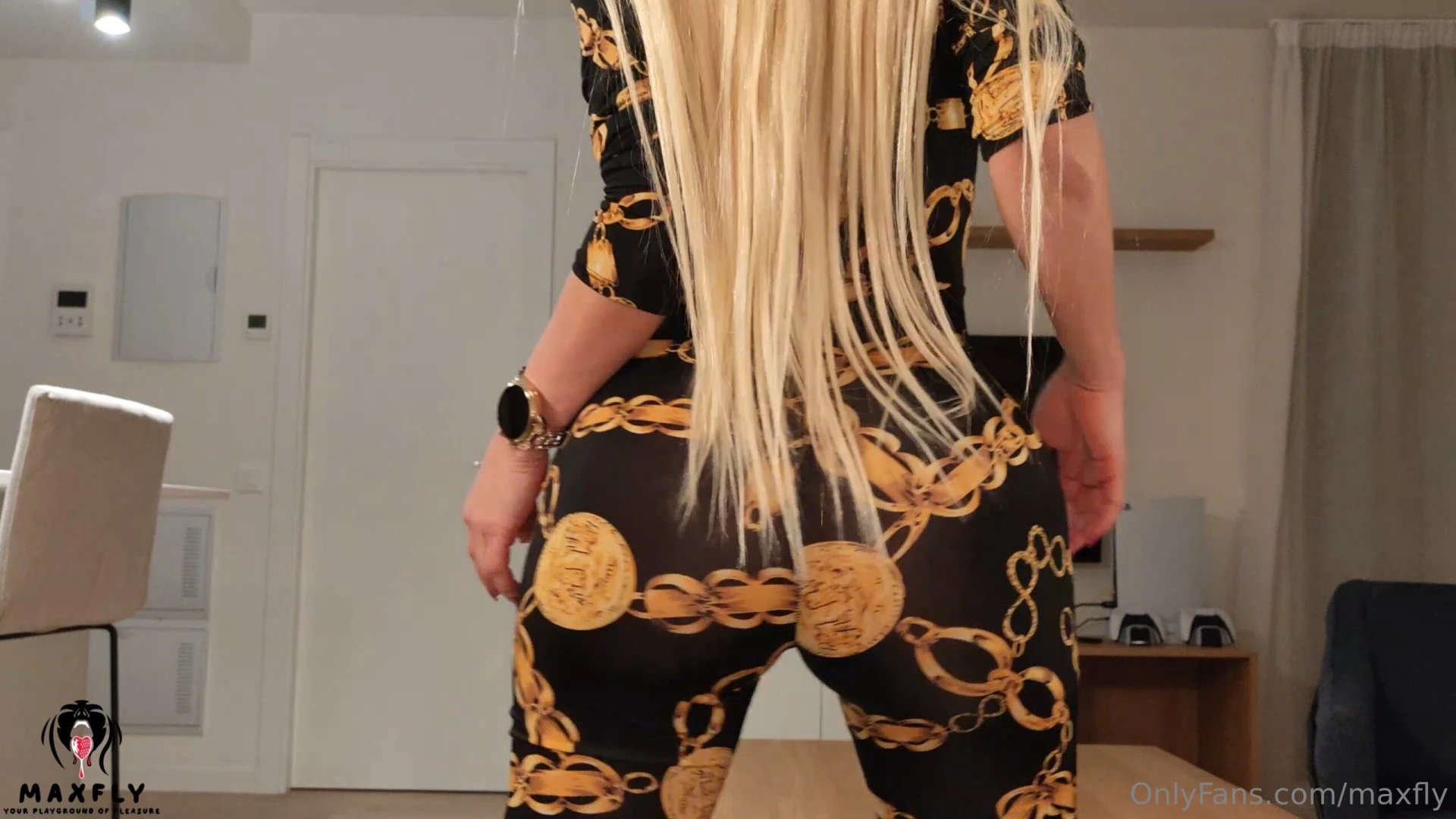 Ps5 or blondie stripper what do you choose 