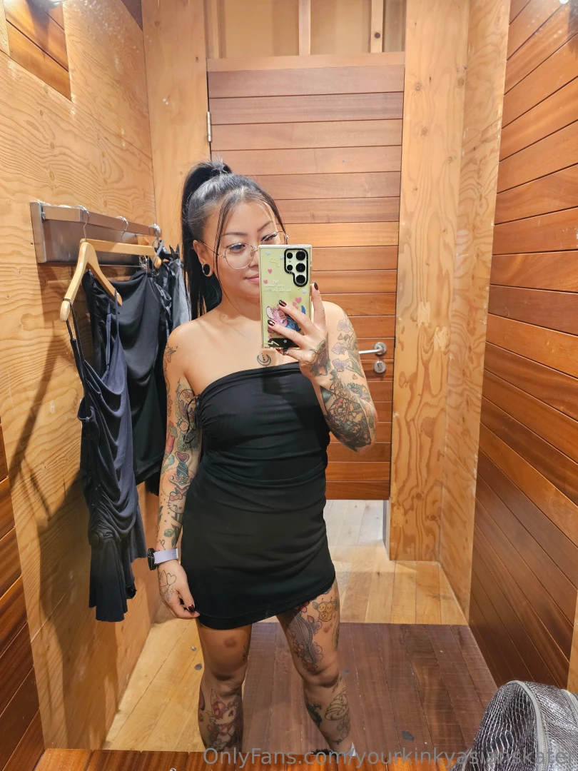 Take me window shopping and chose what i wear 