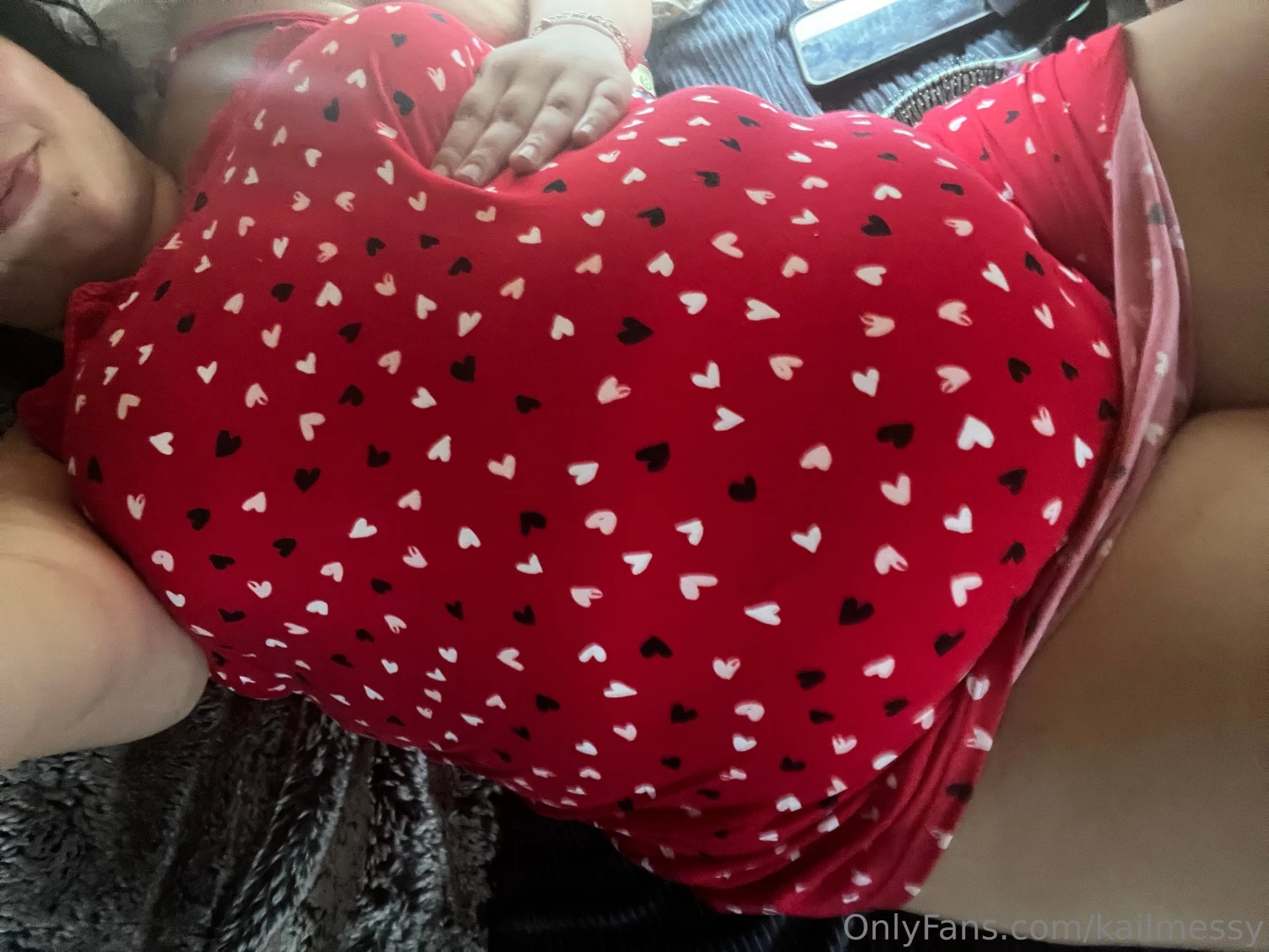 Showed off my fat body at the beach and went to the pool this piggie 