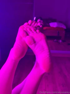 Some feet pics i soo in love with black nail color do you like it too part 4