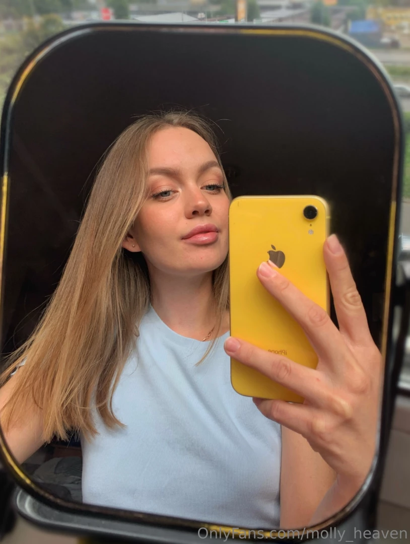 Some selfies with a cute smile for your good mood the day can start 