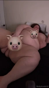 Ssbbw pussy tour reaching around my fat belly for the first time in my