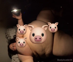 Come cuddle in bed tonight in this late-night bed-lounging clip after