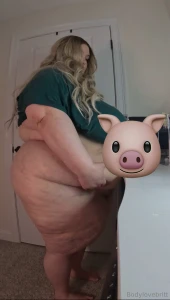 Ssbbw belly on desk and hairy armpits in this custom-tipped clip i am