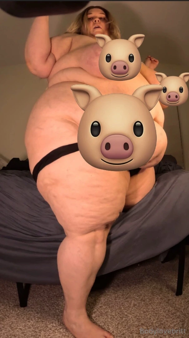 Ssbbw four hundred pound fat body chat in this hot clip i show off my 