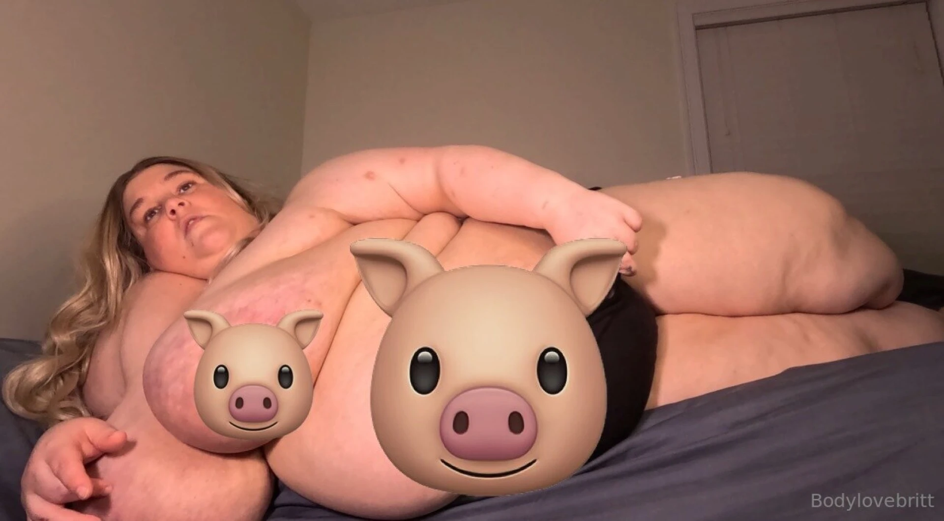 Ssbbw bloated belly fat chat turns into hot belly button fuck fantasy 