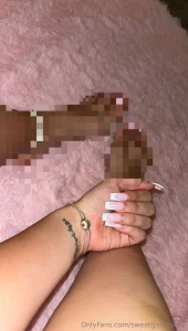 For all the feet lovers check your messages cum on my toes plz