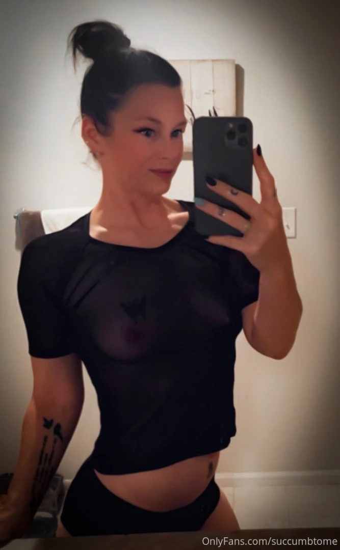 Happy thirsty thursday dm s are free tonight and i m ready to hear 