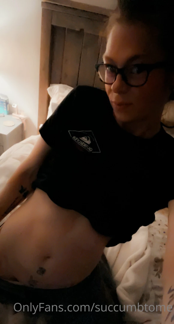 B r e a k i n g n e w s new xxx vid available now small trailers also 