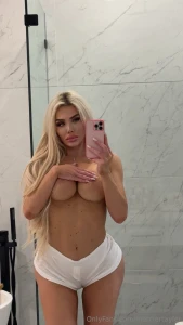 My body is the art and you re the admirer wanna get a closer view