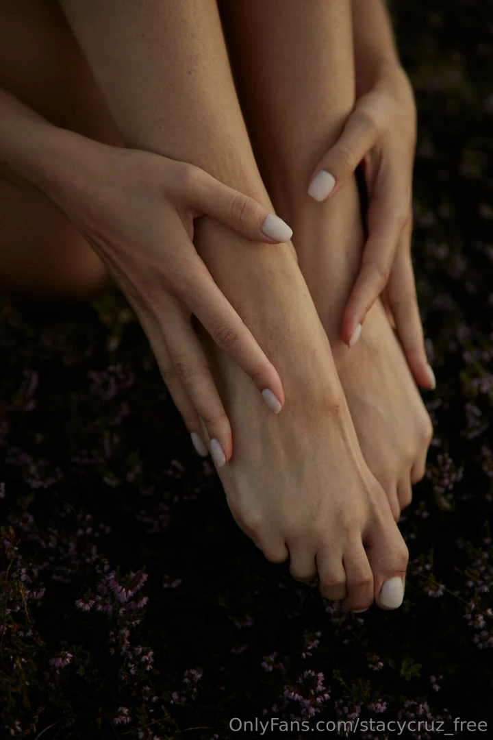 Someone like feet here 