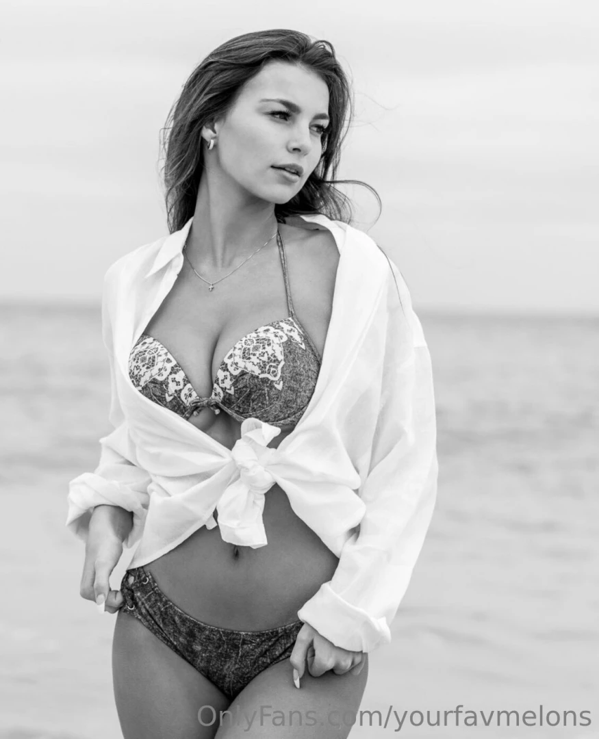 Goodmorningg babes lets have a great day 