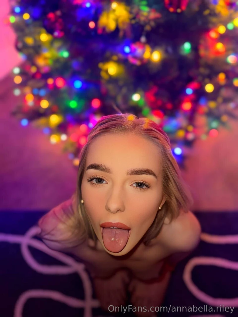 Eye contact challenge please try not to get distracted by anything 