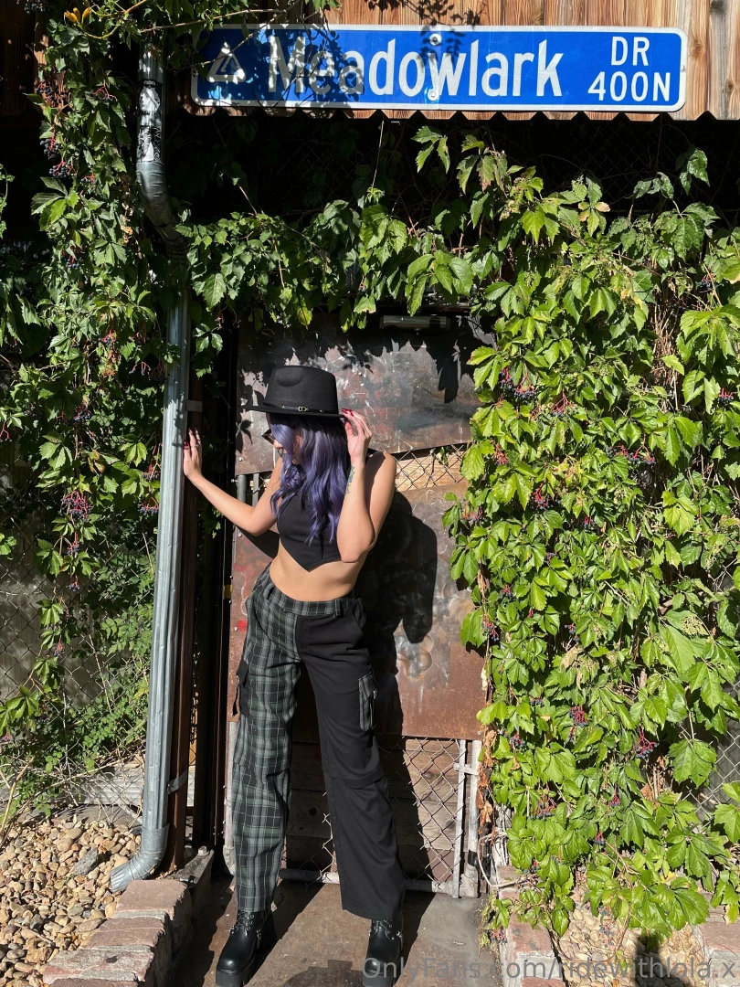 Happy friday babes send me a dm and tell me your weekend plans may part 1 