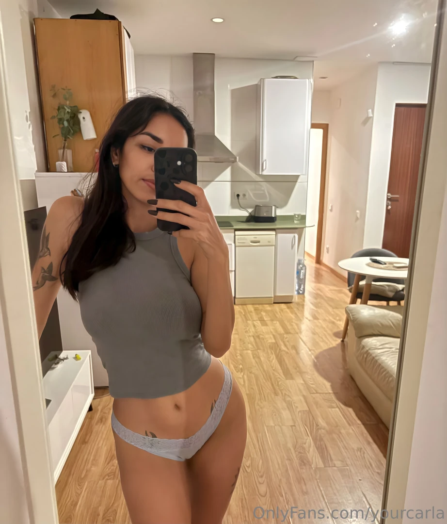 Just dropped a new selfie your move 