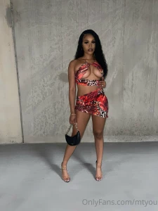 Ur favorite squirtin pussy