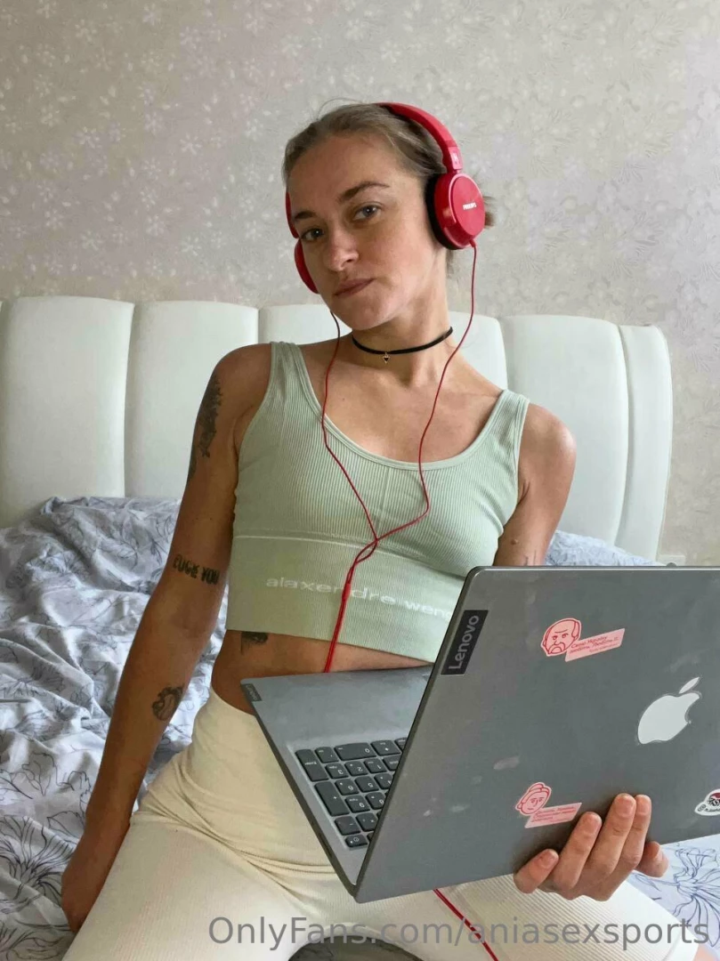 Sometimes i want to do something very naughty at work like scream your 