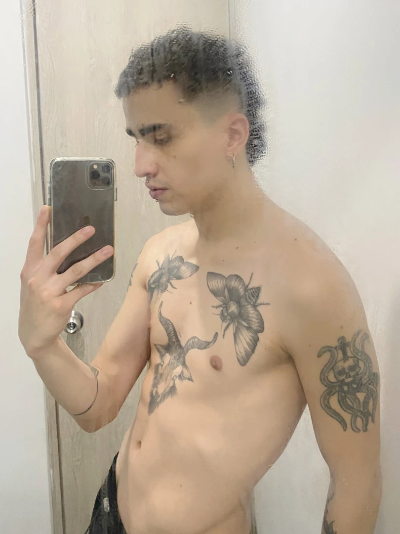 Hey all how s ur day going mine so wet after a well deserved warm bath 