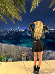 A short skirt always works right