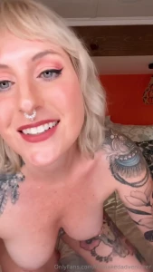 marilynmaestarr - Hot solo squirting video this 15 minute video is the first solo 