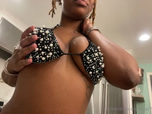 Chanel s and pearlsssss