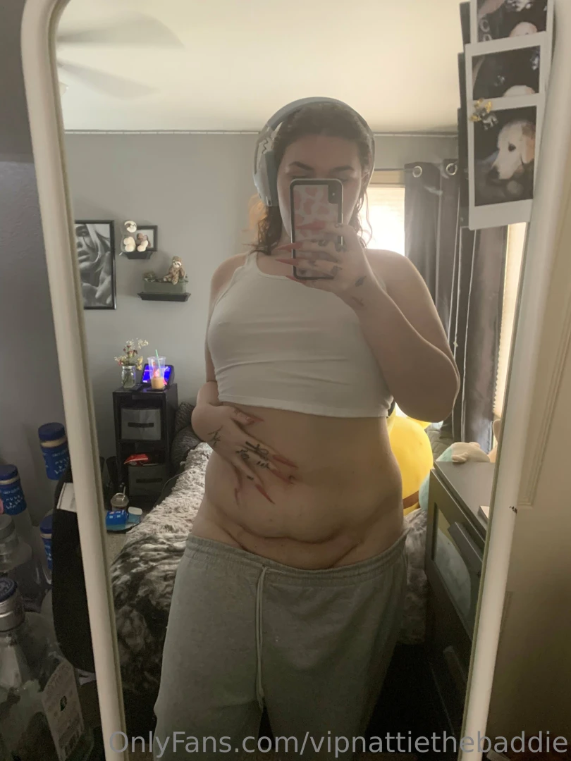 Just a gamer girl with some thickness 