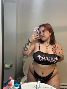 Yesterday s outfit showcasing my best assets