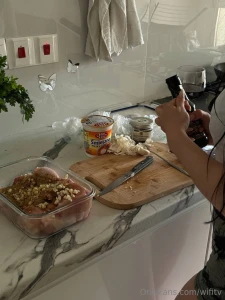 It s almost 6pm and i m already excited about dinner i have chicken in part 1