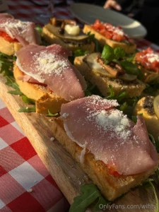 Hi friends today was just the perfect day for a picnic we chose a cool