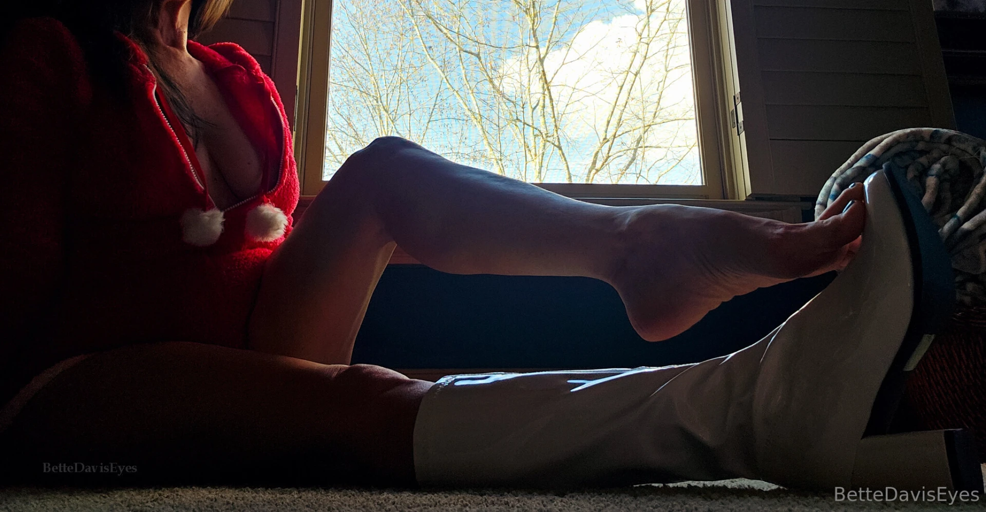 I saw mommy kissing santa claus nbsp underneath the mistletoe last part 4 