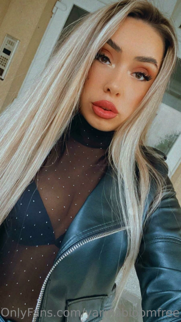 Daddy take off my clothes 