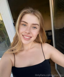 Let me distract you vanessa_gold cute girl vanessa_gold loves to play part 64