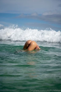 Is this ass tempting enough to make you skip your plans tonight