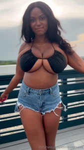 Happy thursday leave a tip for a surprise in your inbox it s tatas