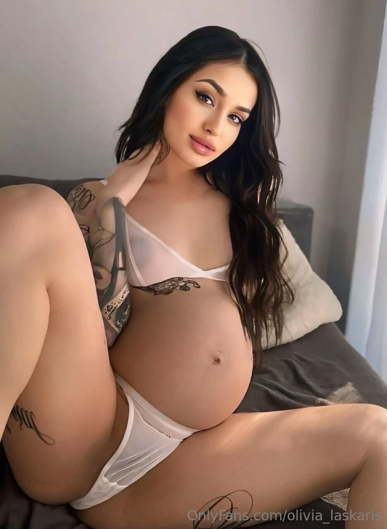 Cami_diva loves to stretch her tight hole and moan sweetly her holes part 310 