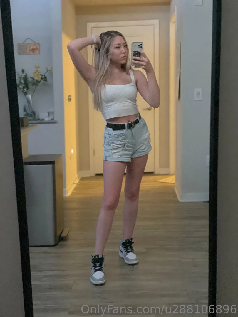 I hope no one from my school sees how i fuck my pussy when i am at part 1 